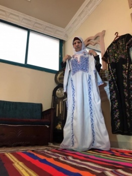 في ذكرى النكبة:مريم النجار تملك ثوبا أكبر من عمر اسرائيل