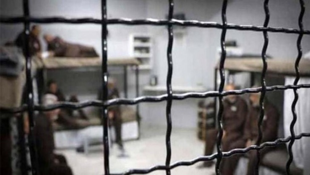 الأسرى الإداريون يخوضون إضرابًا عن الطعام في الثامن عشر من الشهر الجاري