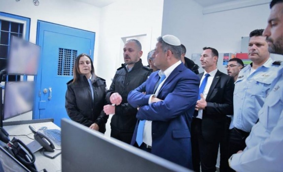بن غبير يلغي قانون الإفراج المبكر عن الأسرى
