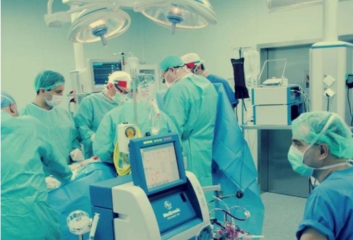 الأطباء يوقفون العمليات المبرمجة في مستشفى جنين الحكومة احتجاجاً على اتهامات لهم