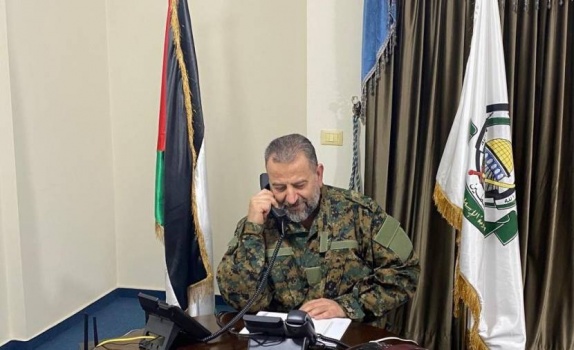 مرتديًا الزي العسكري.. العاروري يوجه رسالة جديدة للاحتلال