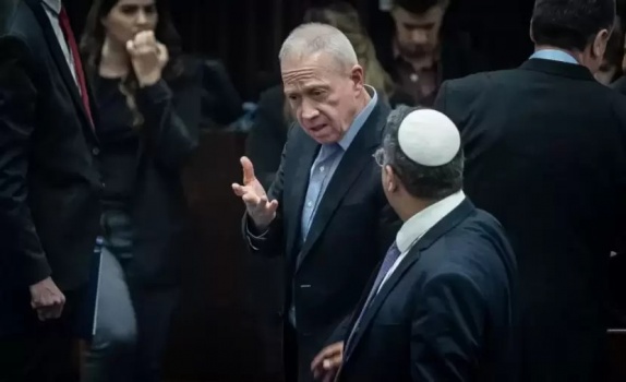 خلافات إسرائيلية حول نقل أسلحة ومعدات للسلطة الفلسطينية