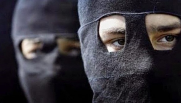 مجهولون يداهمون مركز شرطة تقوع ويسرقون كل الأسلحة!