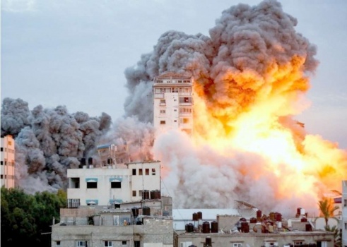 33 يوماً على الحرب- شهداء وجرحى في غارات جوية عنيفة على قطاع غزة