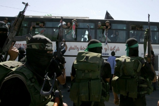 بالأسماء...15 أسيراً فلسطينياً ممن تم الإفراج عنهم ضمن الصفقة وصلوا إلى تركيا