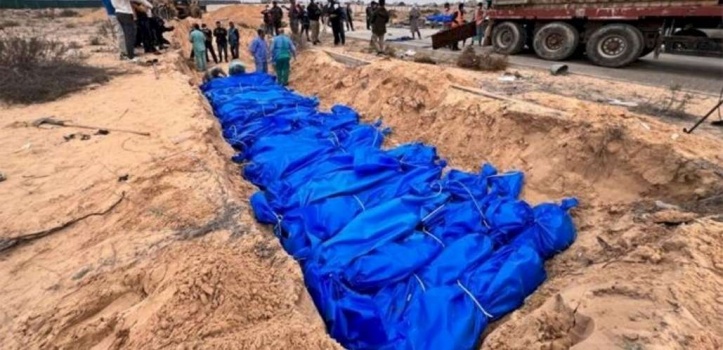 دفن 100 جثمان سرقها الاحتلال من مناطق متفرقة من غزة في مقبرة جماعية