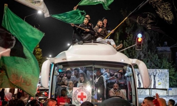 "تفاؤل" في إسرائيل بإبرام صفقة تبادل والضغوط تتزايد على نتنياهو