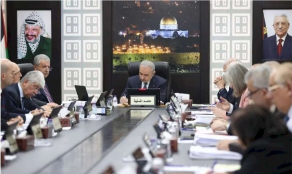الحكومة تقرر دفع رواتب الموظفين قبل عيد الفطر بنسبة لا تقل عن 70%