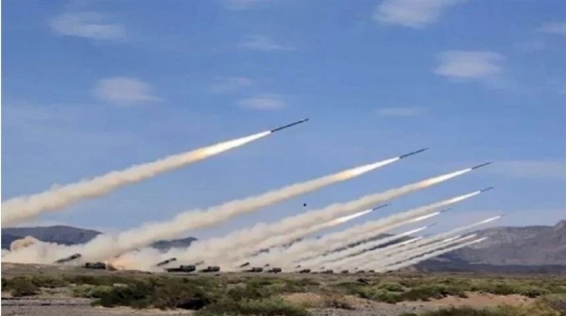 الأكبر منذ بداية الحرب.. رشقات صاروخية مكثفة من لبنان باتجاه الجليل والجولان