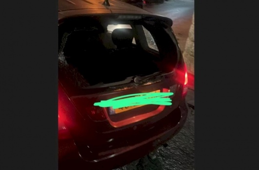 الاحتلال يصيب شابا بالرصاص بعد استهداف مركبته قرب عارورة