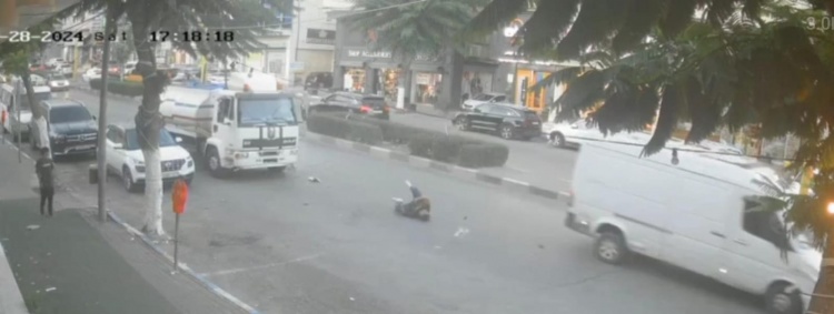 الشرطة تقبض على شخص دعس مواطن بشكل متعمد وأصابه بجروح خطيرة في الخليل.