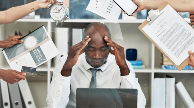 اليوم العالمي للصحة النفسية 2024.. هل وظيفتك تؤذيك؟