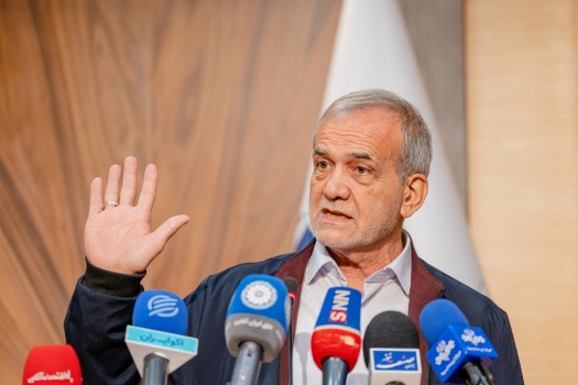 الرئيس الإيراني يقدم عرضا "غير مباشر" لإسرائيل لوقف حرب غزة ولبنان ومنع تحولها إلى شاملة