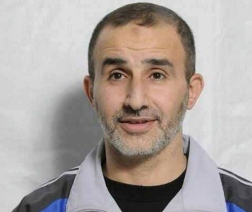 الأسير سلامة في رسالة من عزله: نواجه الموت كل يوم