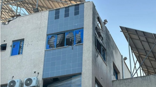 قوات الاحتلال تقصف مستشفى المعمداني بمدينة غزة
