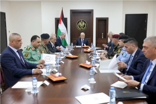 الرئيس يترأس اجتماعاً لقادة الأجهزة الأمنية