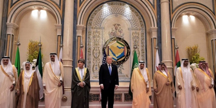القمة الخليجية الامريكية تبحث ملفات حساسة