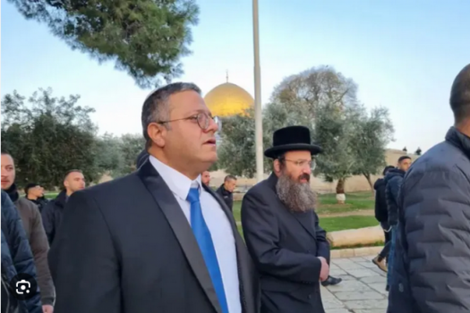 بن غفير يقتحم الأقصى بحراسة مشددة من شرطة الاحتلال