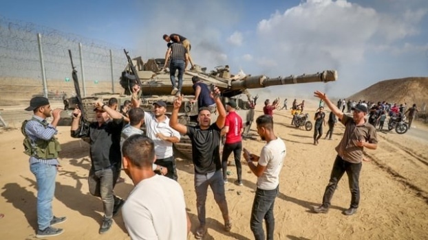 فضيحة في إسرائيل.. مسؤول أمني يكشف نتائج تحقيق 7 أكتوبر داخل قطار عام