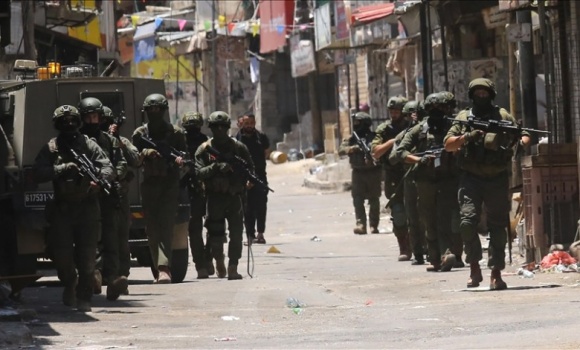 قناة عبرية: الشاباك يحذّر من انهيار وشيك للسلطة الفلسطينية