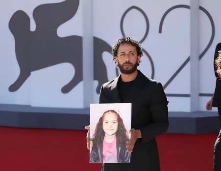 الفنان معتز ملحيس بطل فيلم "صوت هند رجب" الفن سلاح لضرب المزاعم الإسرائيلية وروايتها الزائفة