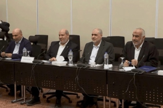 وفد حماس يصل القاهرة: قد يستأنف التنقيب عن جثث الاسرى الإسرائيليين