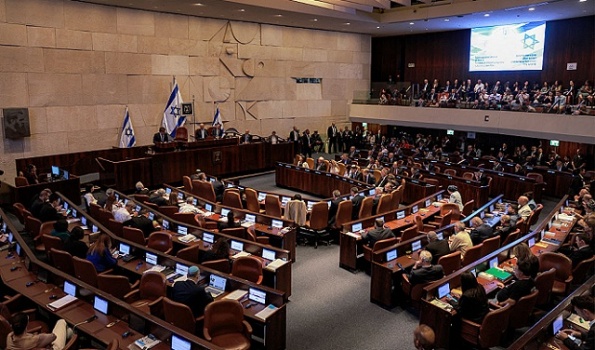 الكنيست يصادق على تمدد العمل بقانون تقييد القنوات الأجنبية حتى 2027