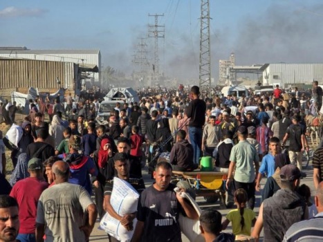 الاحتلال يواصل ابادته ويضرب قلب العمل الانساني.. 37 منظمة دولية تُحرم من العمل في غزة