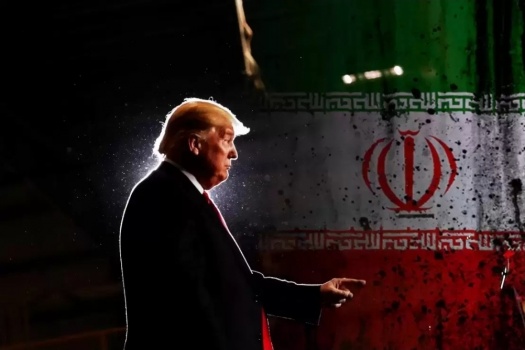 لماذا تراجع ترامب عن استهداف إيران؟