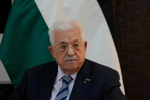 الرئيس يصدر قرارا بنشر المسودة الأولى للدستور المؤقت وفتح باب تلقي الملاحظات لمدة 60 يوما