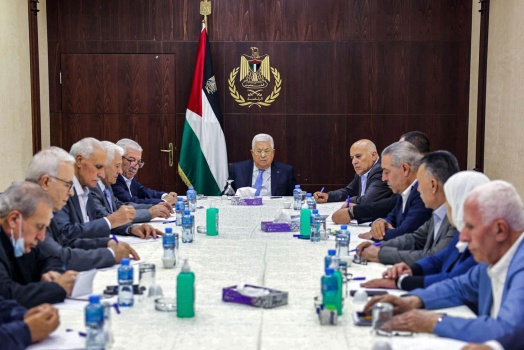 السلطة تحذر المؤسسات المدنية والأمنية: لا للتعامل مع الاحتلال والتزموا بالقانون