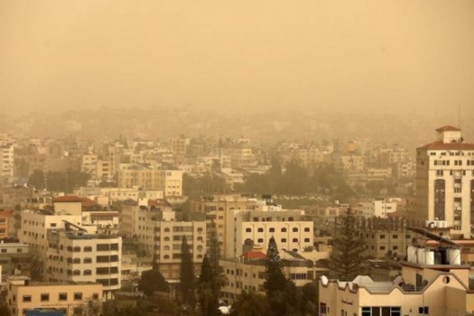 الطقس: أجواء مغبرة مع أمطار خفيفة الأحد والإثنين