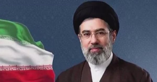 المرشد الإيراني يدعو الإيرانيين لتجنب الخلافات والدول الإسلامية إلى الوحدة