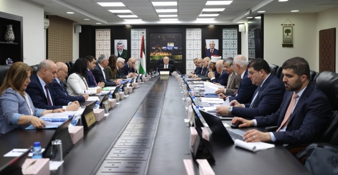 الحكومة: قرارات طارئة لمواجهة الأزمة المالية واعتماد دوام جزئي للموظفين
