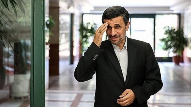نيويورك تايمز: أمريكا وإسرائيل راهنتا على أحمدي نجاد لقيادة إيران