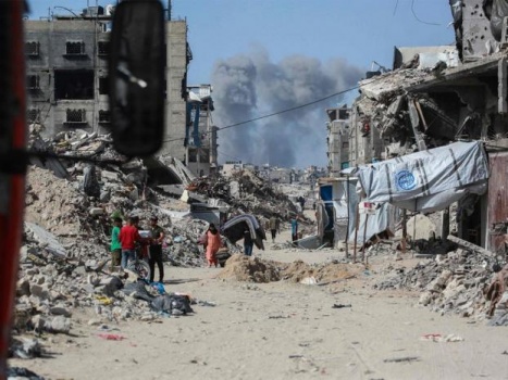 3 شهداء منهم طفل بقصف إسرائيلي على دير البلح