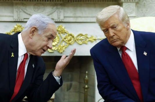 كاتب اسرائيلي: نتنياهو أمر "إعلامييه" بالهجوم على الرئيس الأمريكي.. نتنياهو لترامب: إما دعمي في الانتخابات أو عودة الحرب على غزة