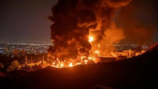 ترامب يهدد بضربة واسعة لإيران الليلة واحتلال جزيرة خارك