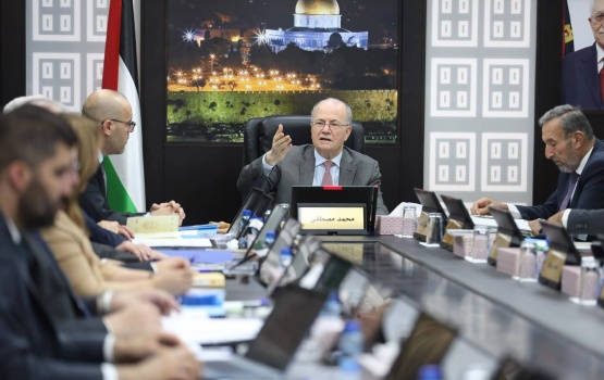 الحكومة تبحث إجراءات لمعالجة أزمة المحروقات و"المالية" تعلن غدا موعد صرف الرواتب