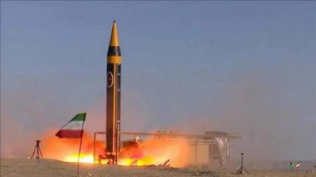 حرس الثورة يعلن استهداف قاعدة "الأزرق" الأميركية في الأردن ومدمرتين لواشنطن رداً على استهداف الناقلات الإيرانية