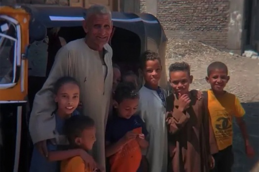 4 زوجات و40 ابنا و100 حفيد.. كيف يدير الحاج عبد الراضي عائلته الكبيرة بمصر؟