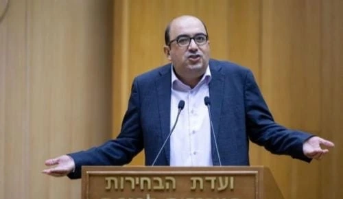 بعد التهديد بالشطب: سامي أبو شحادة ينسحب من سباق الكنيست