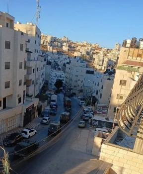 الاحتلال يعتقل مواطنين ويهدم نصب تذكارية لشهداء في نابلس ويفرض حظرا للتجول