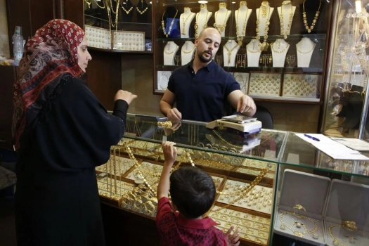 المطلي بالذهب ممنوع.. تعليمات جديدة تضبط بيع المجوهرات في فلسطين
