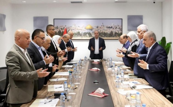 مركزية فتح تؤكد مواصلة الحوار الوطني برعاية مصرية وتشكّل لجنة لإنهاء الوضع الاستثنائي داخل الحركة