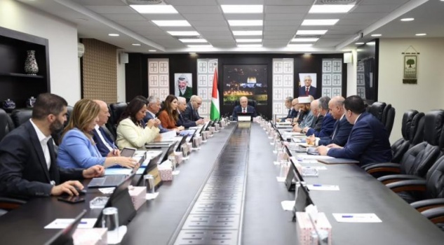 مجلس الوزراء يصادق على زيادة كميات الأدوية ويوجه لدراسة مطالب نقابة النقل ويبحث تطورات الأوضاع السياسية والإنسانية