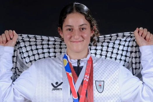 رفعت علم فلسطين عاليا.. مريم بشارات تحرز ذهبية بطولة العالم للكاراتيه

