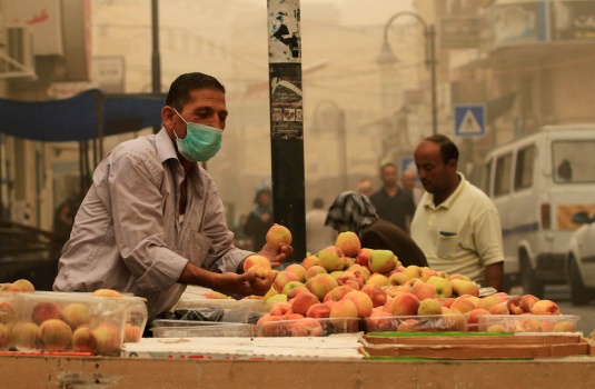 بالصور / عاصفة رملية تضرب الاراضي الفلسطينية