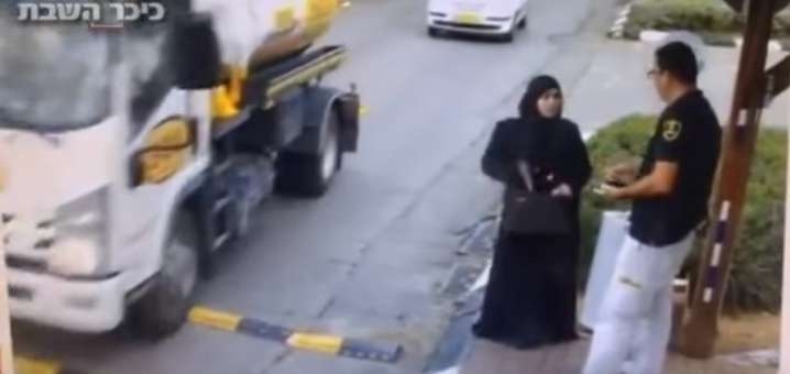 إعلامي مصري يعلق على عملية طعن نفذتها فلسطينية: "نذالة وهمجية&rdquo; !