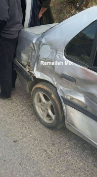 بالصور : حادث بين جيب احتلالي وسيارة فلسطينية قرب سردا شمال رام الله